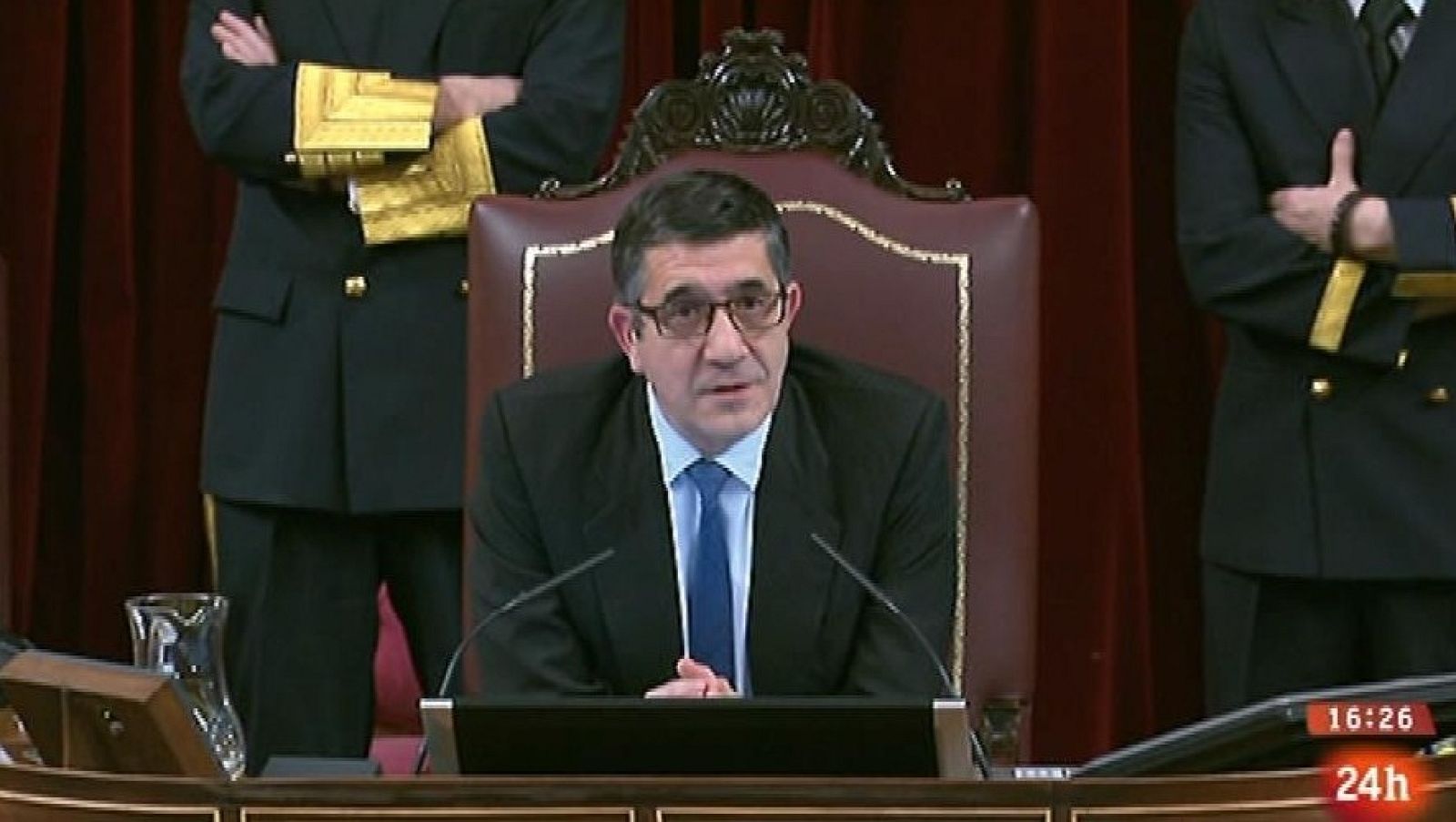 Parlamento - Conoce el parlamento - El estreno de Patxi López en la sesión de investidura - 05/03/2016ilopez-05032016