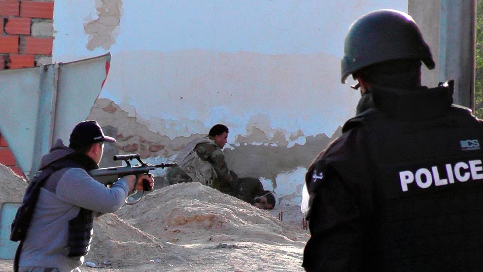 Un ataque yihadista en la frontera de Túnez deja medio centenar de muertos