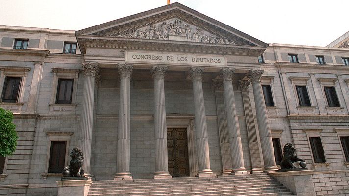 Telediario 1 - Compromís y Podemos piden quitar del nombre del Congreso la referencia a '"de los diputados" por igualdad