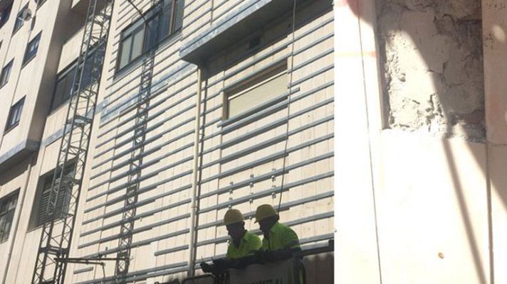 España Directo - Denuncian una fachada peligrosa en Plasencia