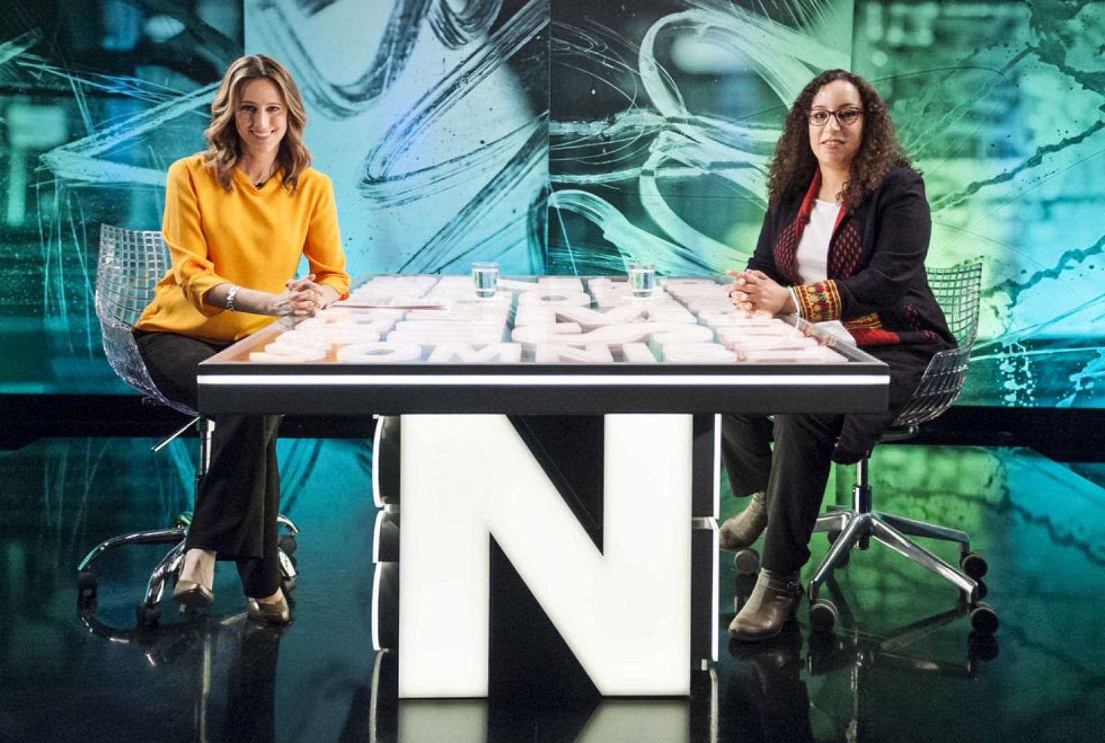 Noms propis - Najat El Hachmi - "--- no neixes i saps qui ets..."