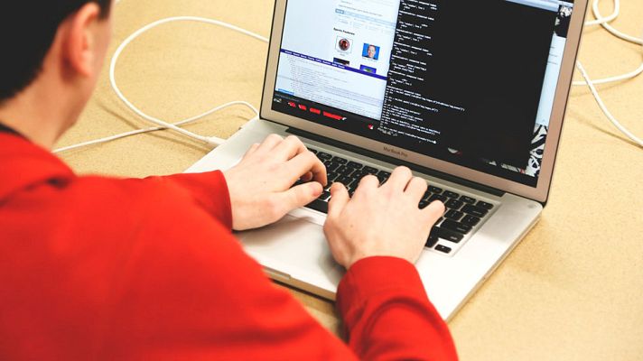 Telediario 1 - Detienen a un hacker en Córdoba