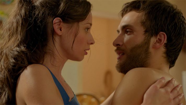 Cuéntame cómo pasó - Carlos y Karina tienen sexo en Sagrillas