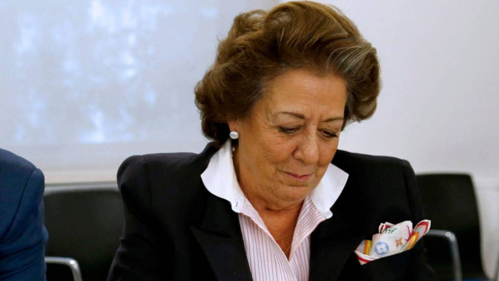 El juez imputa al PP de Valencia por blanqueo y ofrece a Rita Barberá declarar voluntariamente