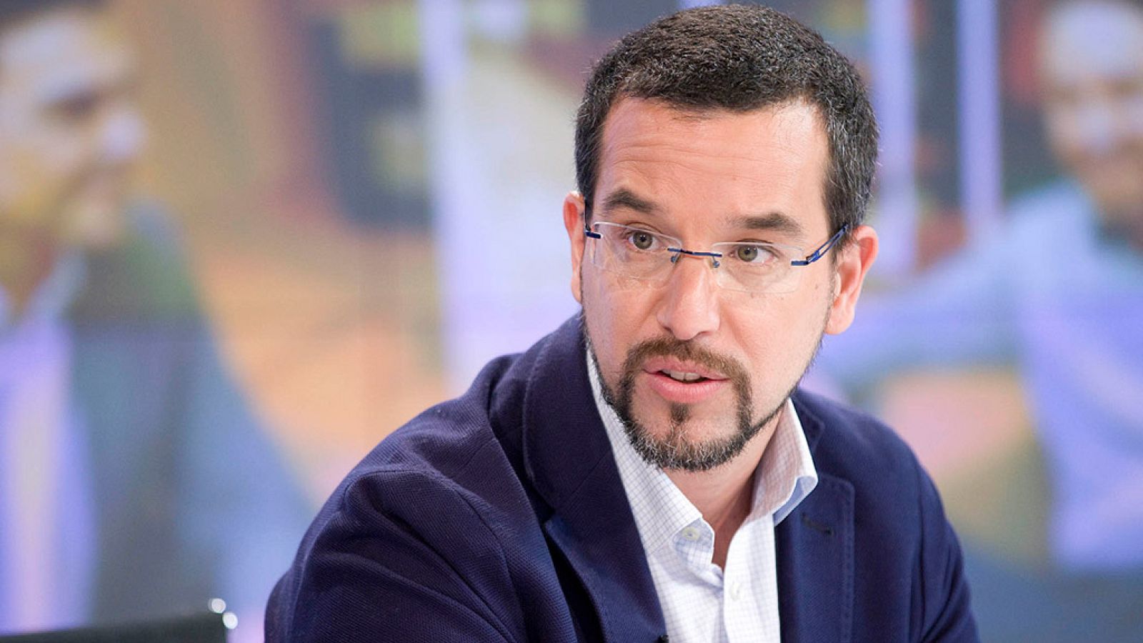 Podemos apoya la reunión de Sánchez con Puigdemont por ser "mucho más útil que lo que hace Ciudadanos"