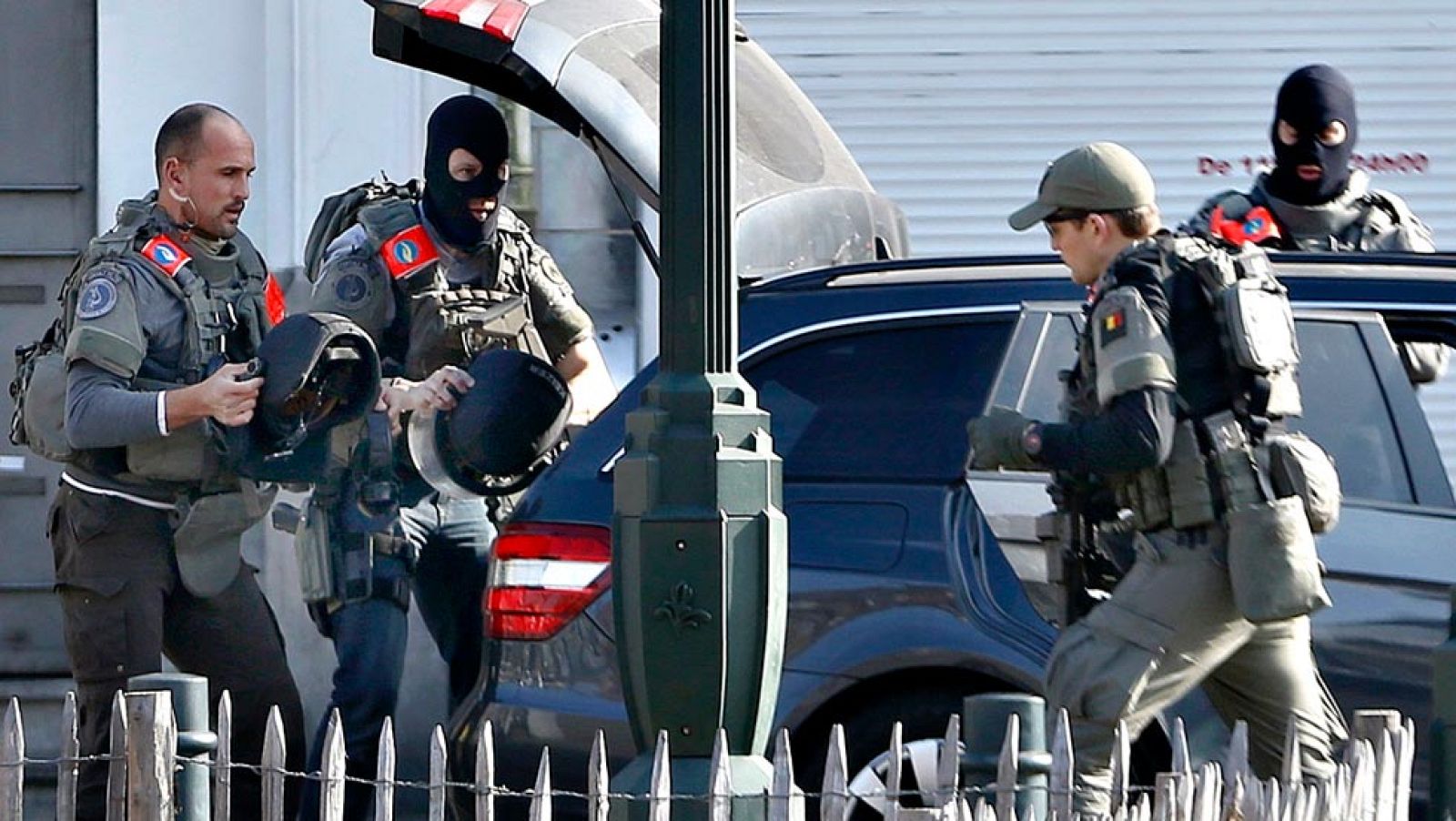 Tiroteo en Bruselas en una operación antiterrorista vinculada a los atentados de París