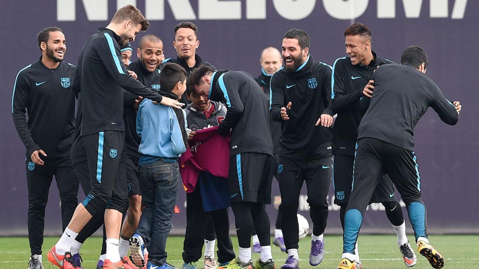 El Barça, a sentenciar el pase a cuartos ante el Arsenal | Ver