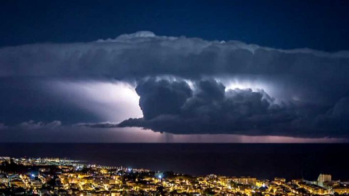 El escarabajo verde - Atrapados por el tiempo