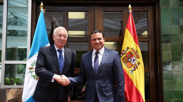 Telediario 1 - Margallo reafirma el compromiso de España con Guatemala