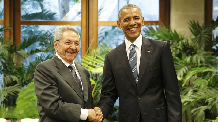 Informativo 24h - Raúl Castro recibe a Obama en el Palacio de la Revolución de la Habana en un encuentro histórico