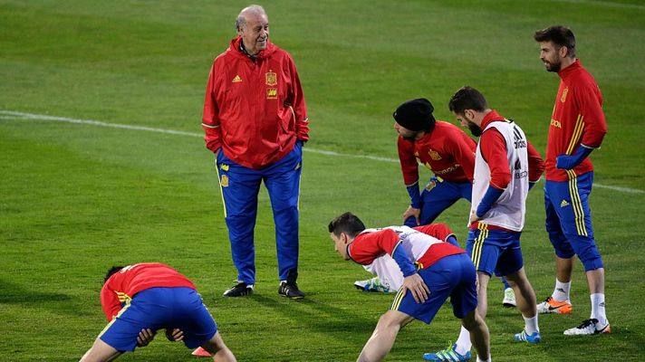 Telediario 1 - La selección se entrena sin Busquets