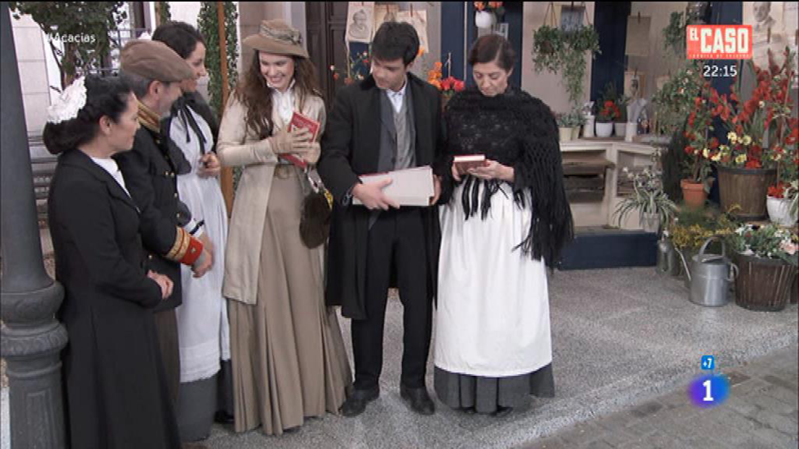 Acacias 38 - Leonor feliz por la publicación de su primera novela