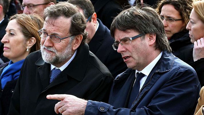 Telediario 1 - Rajoy y Puigdemont coinciden en el acto por las víctimas de Germanwings pero no acuerdan reunirse