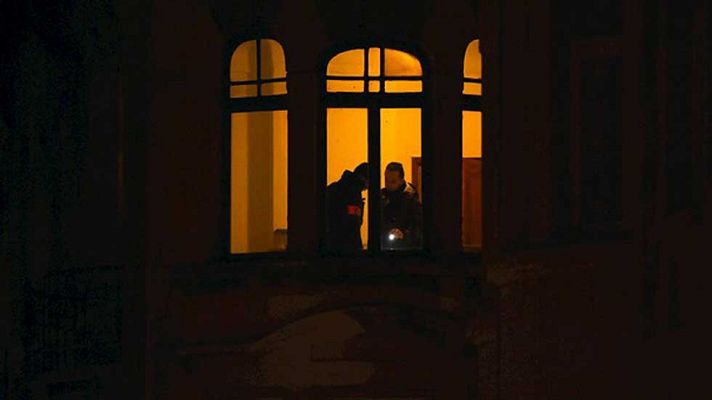 Telediario 1 - Encuentran en Bruselas el mismo tipo de explosivo empleado en los atentados de París