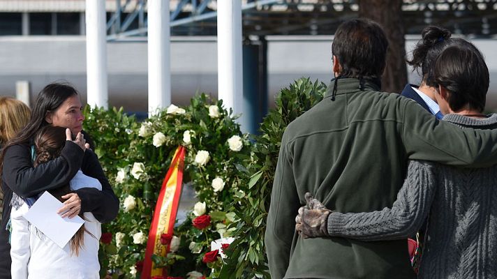 Telediario 1 - Los familiares de las víctimas de Germanwings recuerdan a sus seres queridos en el primer aniversario