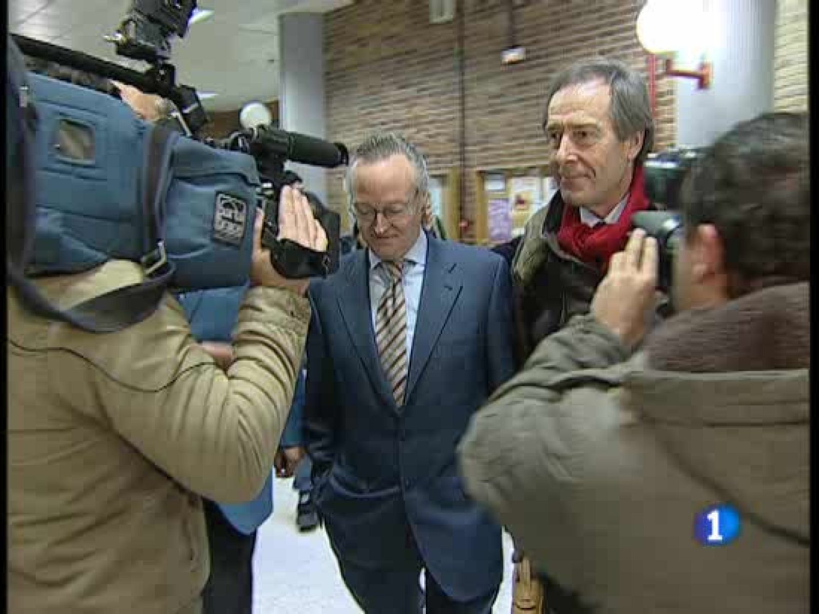 El líder del PP exige explicaciones al Gobierno socialista sobre los vuelos de la CÍA | Ver