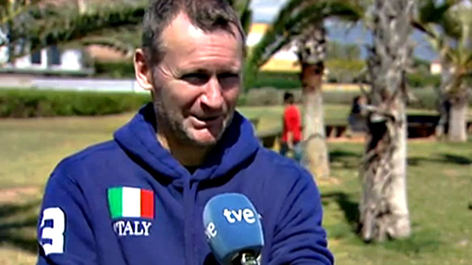 El jugador rumano que vive en España verá el amistoso con el corazón dividido. "No veo a esta selección rumana capaz de hacer algo grande", reconoce.