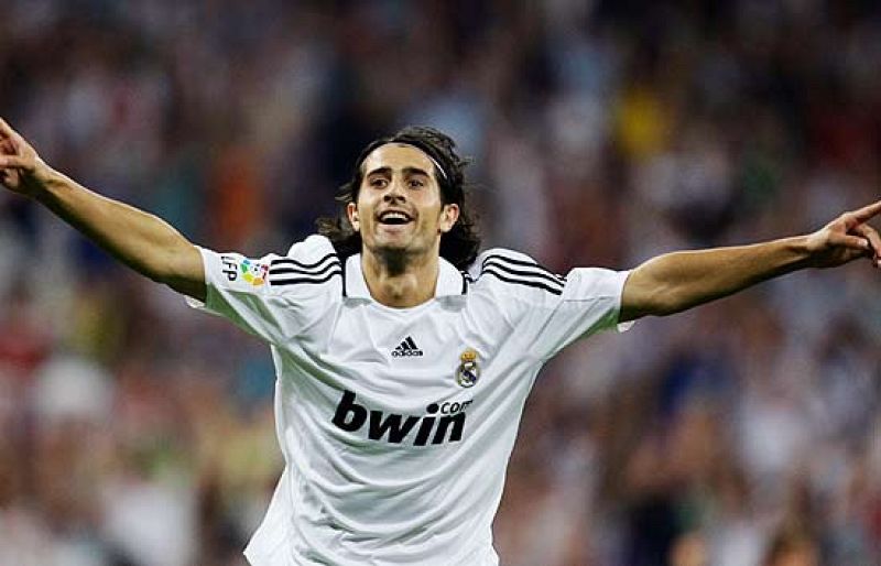 A falta del diagnóstico genético del jugador blanco, todo apunta a que la dolencia cardiaca que sufre puede retirarle del fútbol para siempre.