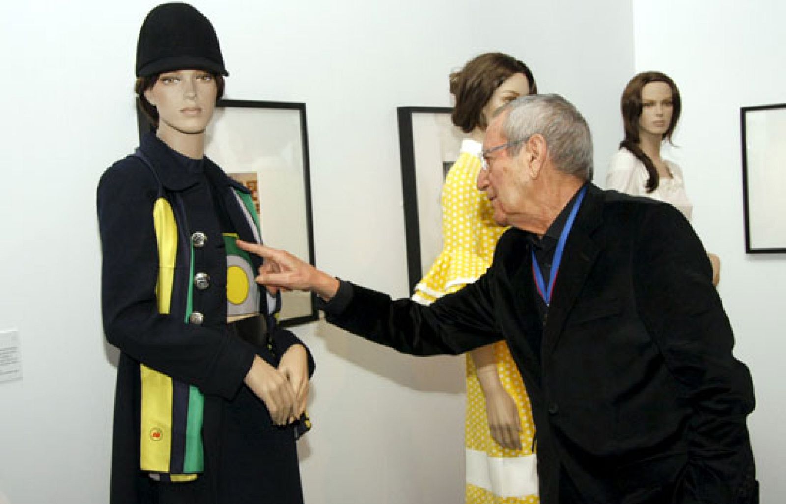 El Museo del Traje de Madrid acoge la exposición 'Elio Berhanyer. 50 años de moda'