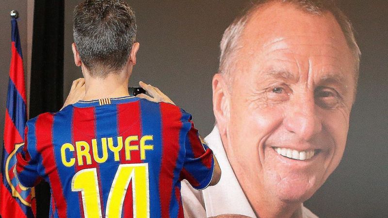Casi 40.000 aficionados se han despedido en el Camp Nou de Johan Cruyff