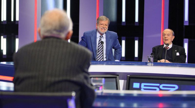 Santiago Carrillo y Manuel Fraga han estado cara a cara en el programa 59 Segundos que ha estado dedicado al 30 aniversario de la Constitución.