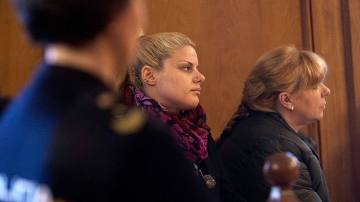 Telediario 1 - Una de las dos acusadas de matar a un anciano para cobrar su herencia confiesa en el juicio