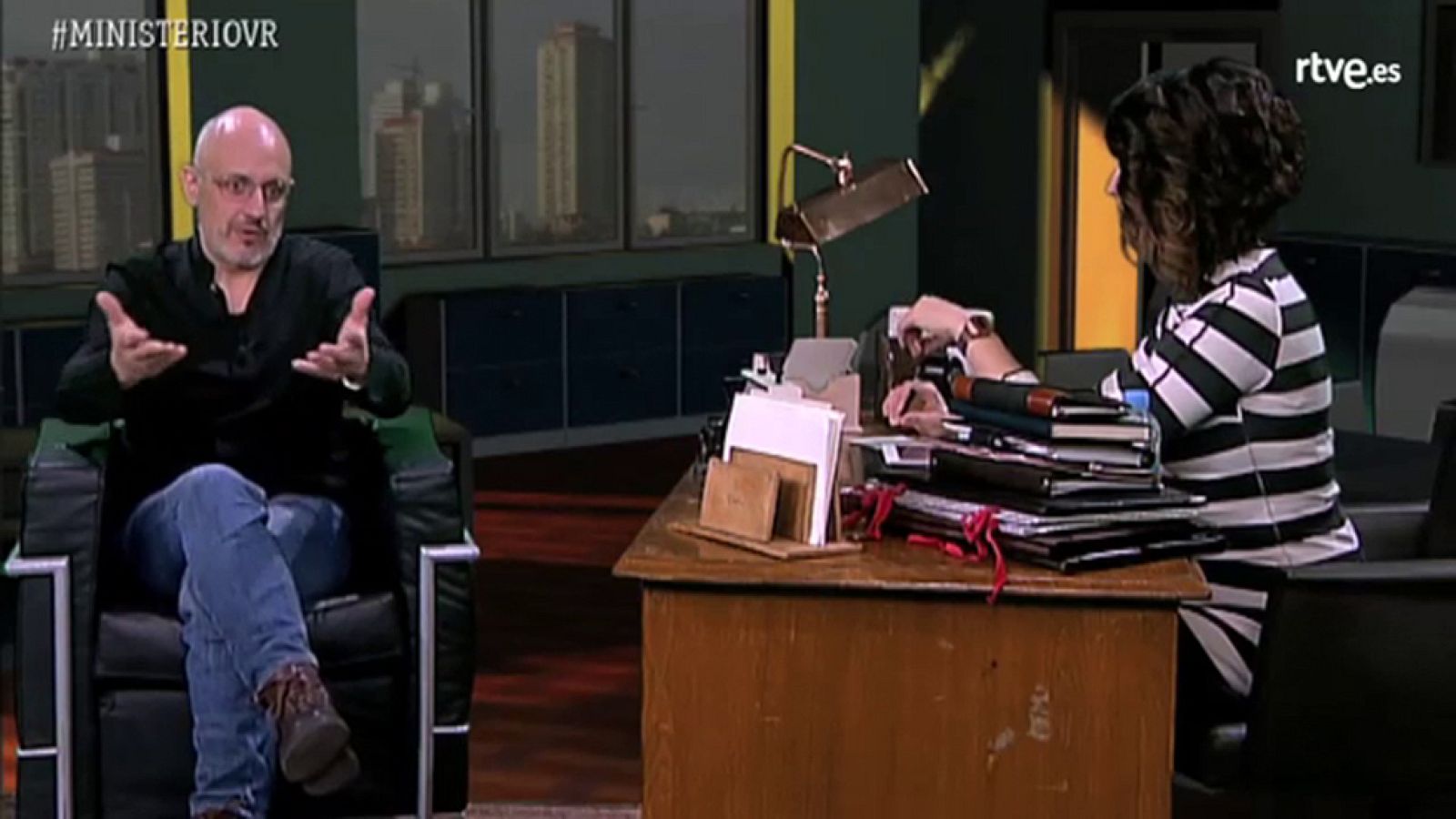 La Puerta del Tiempo - Alberto Jim�nez, el Capit�n de las Morenas, responde a los fans