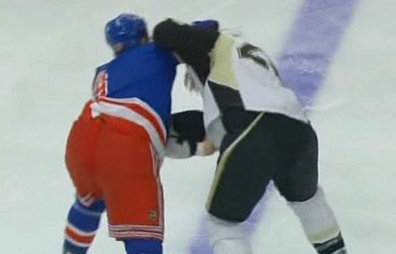 La NHL golpea de nuevo | Ver