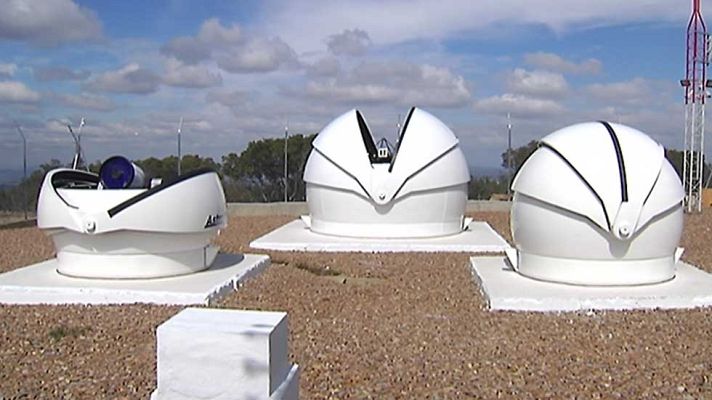 Telediario 1 - España cuenta ya con el primer centro para el control y seguimiento de asteroides y basura espacial