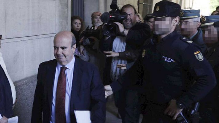 Telediario 1 - Gaspar Zarrías no declara y ratifica su declaración al supremo por el caso de los ERE