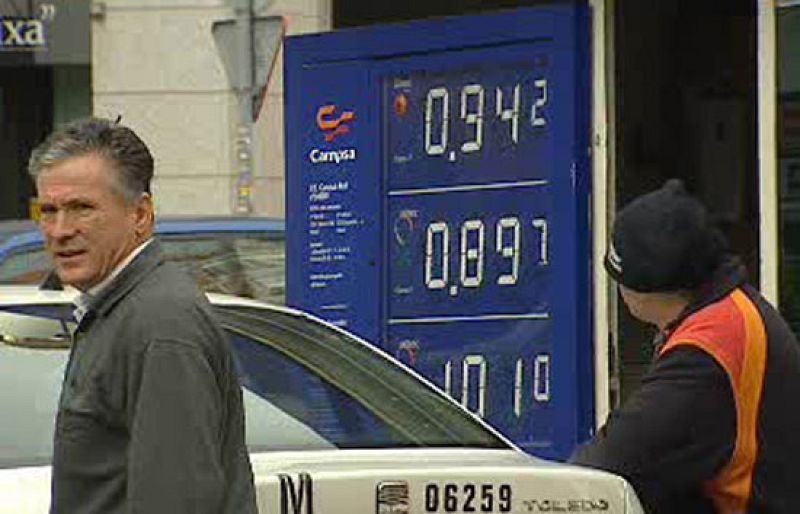 La gasolina retrocede hasta sus precios del año 2005
