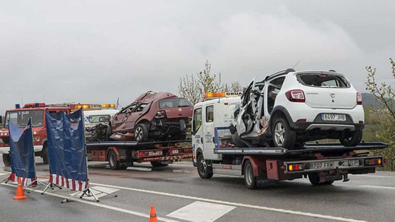 Siete muertos y un herido grave en un choque lateral de dos vehículos en Girona