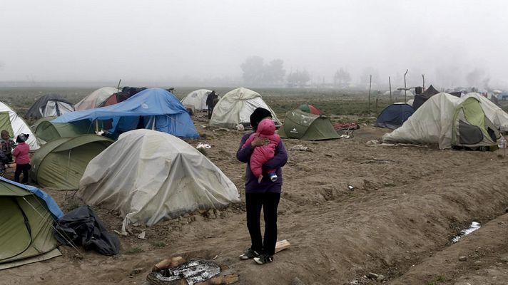 Telediario 1 - La UE aplica desde este lunes su plan para devolver y readmitir sirios de Turquía