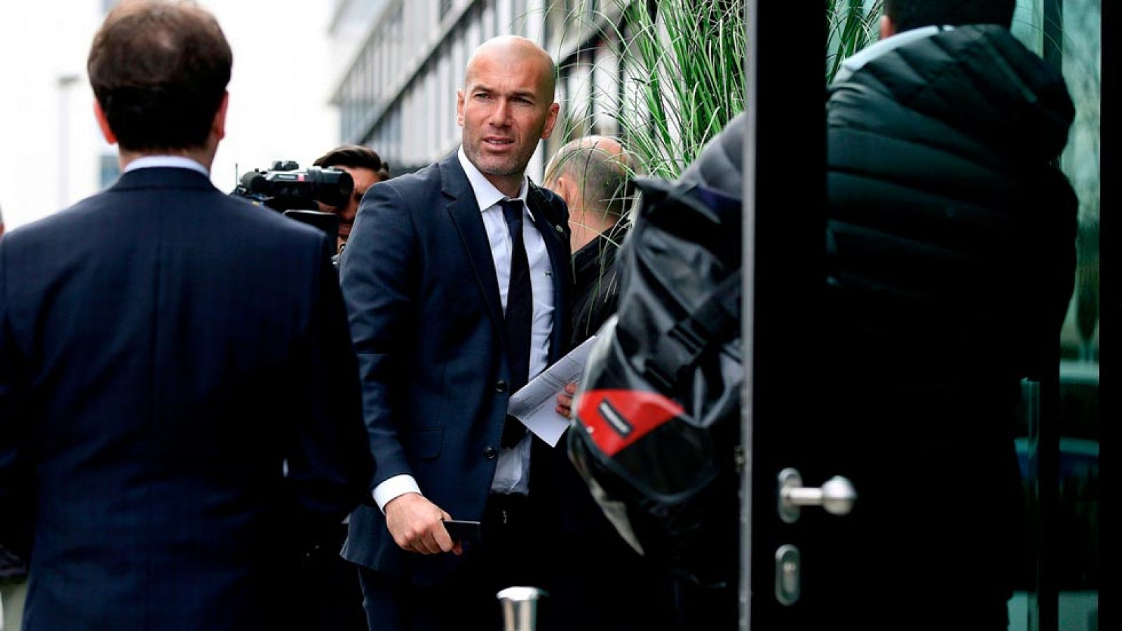 El Madrid quiere brillar en el campo del Wolfsburgo | Ver