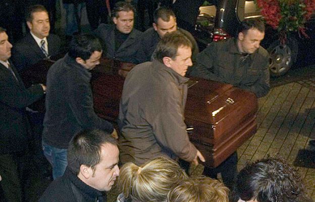  - Funeral por Ignacio Uría