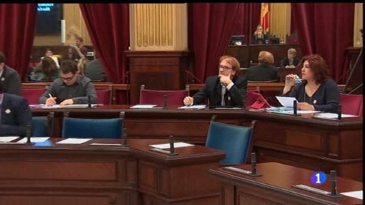 Informatiu Balear - Cadira buida de la consellera de transparència avui al parlament