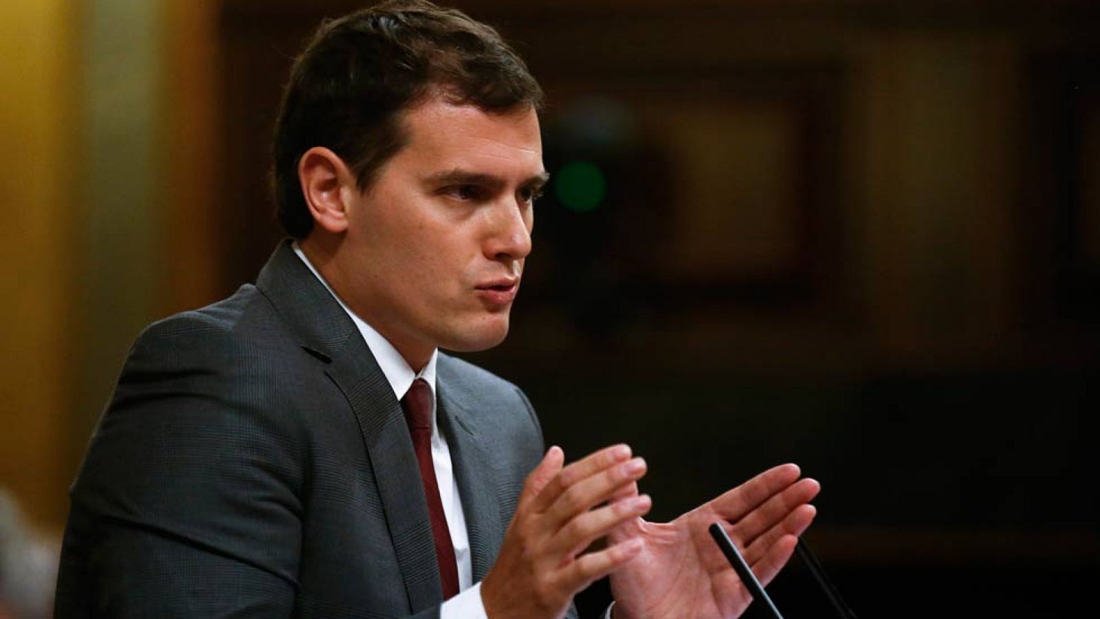 Rivera saca la supuesta financiación ilegal de Podemos en el Congreso - Informativo 24h | Ver