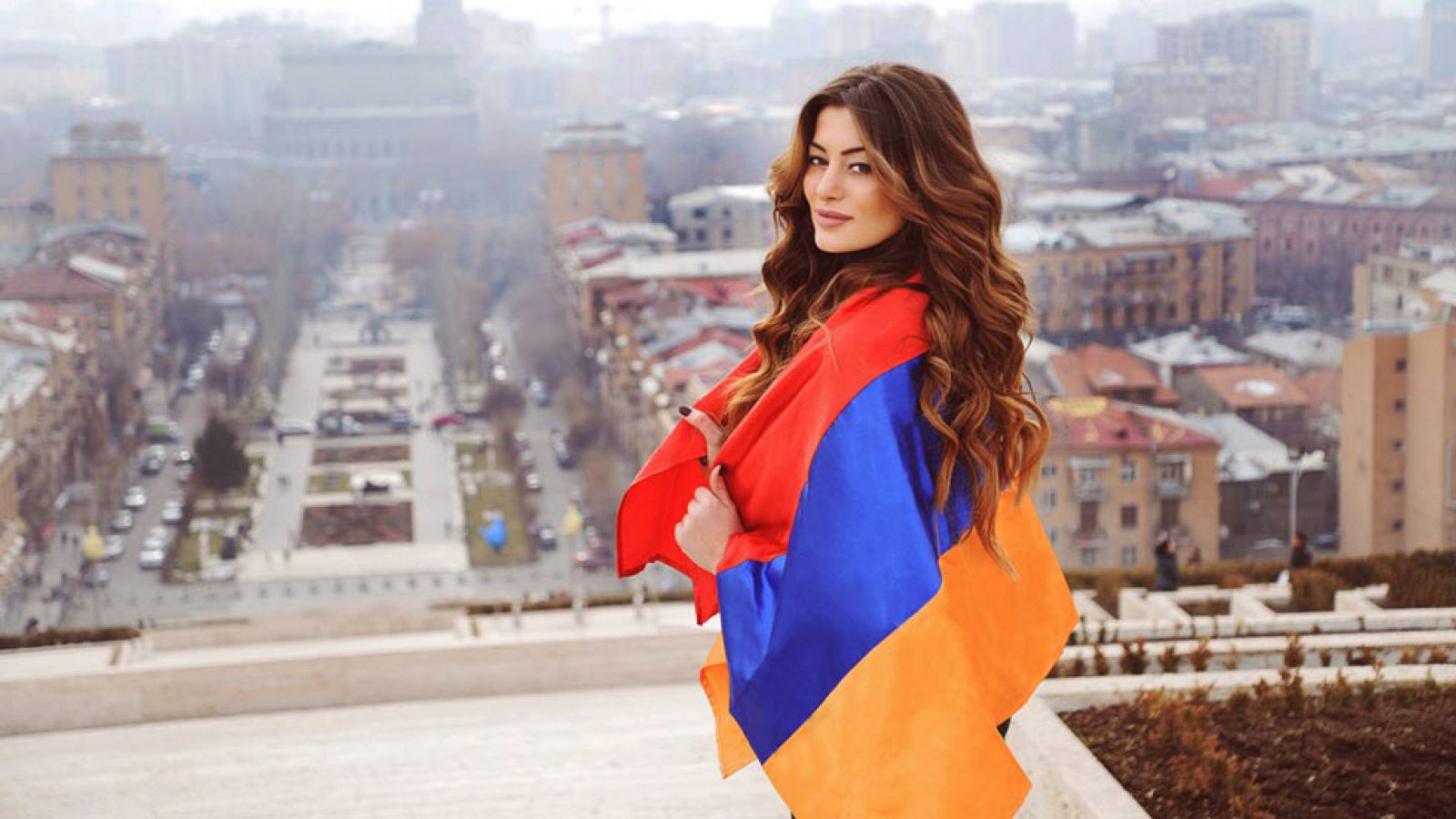Eurovisión 2016 - Armenia: Iveta Mukuchyan canta "LoveWave"