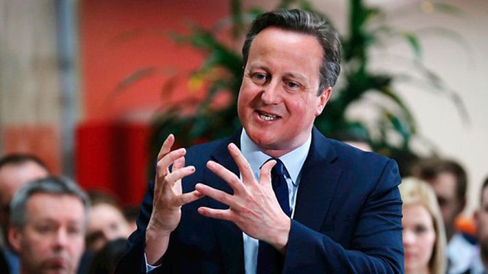 Telediario 1 - La oposición pide la dimisión de Cameron en Reino Unido y Macri en Argentina mientras afloran más implicados en los 'papeles de Panamá'