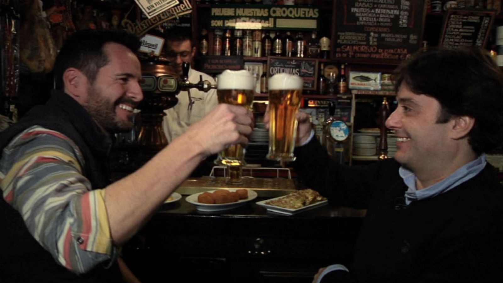 Brindamos en una taberna centenaria