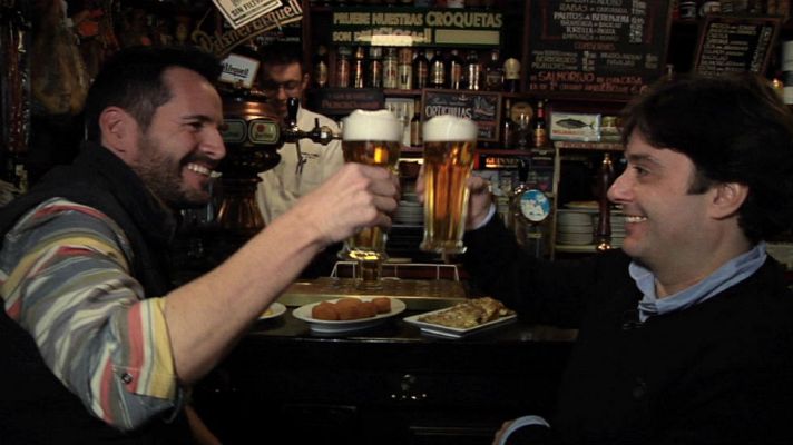 Aquí la Tierra - Brindamos en una taberna centenaria