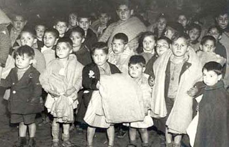 Informe semanal - Los niños robados del franquismo reclaman su memoria