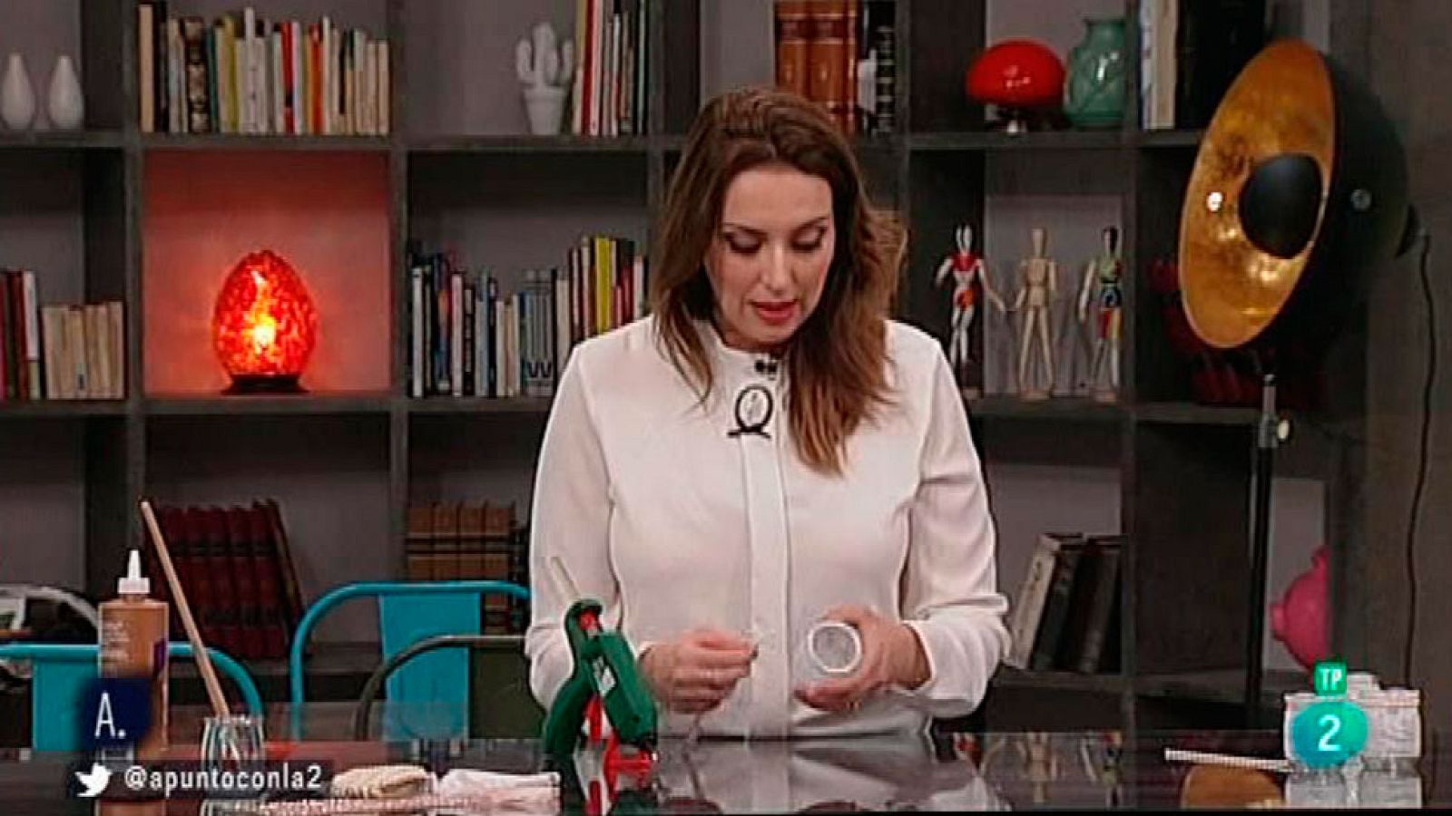 A punto con La 2 - Reciclando - Envases de cristal para yogur