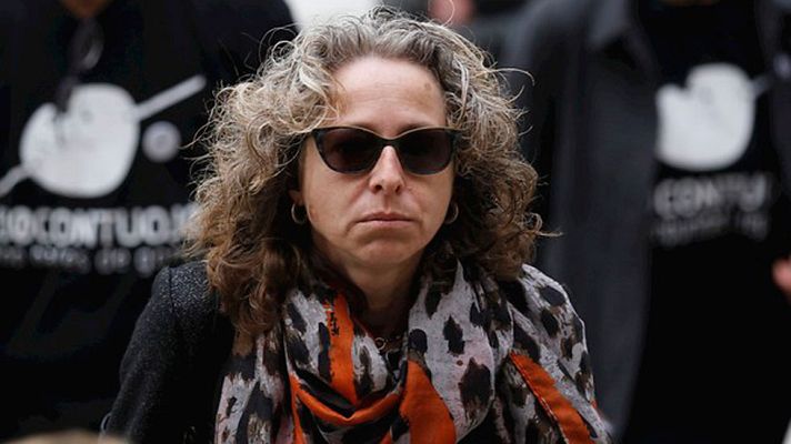 Telediario 1 - Ester Quintana asegura que vio a un mosso armado momentos antes recibir el impacto en el ojo