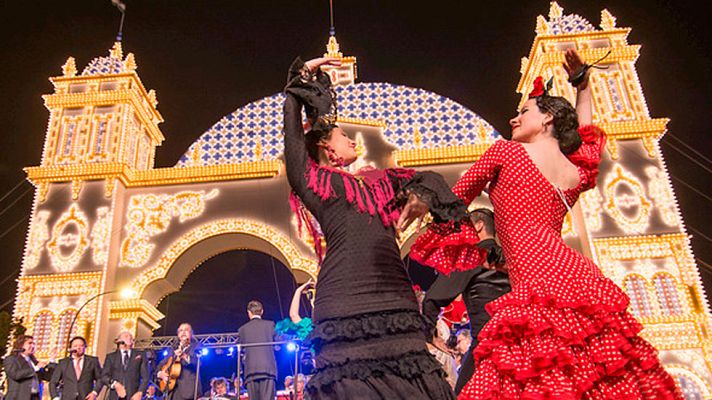  - La Feria de Sevilla arranca con los sevillanos muy pendientes del tiempo