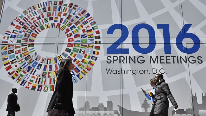 Telediario 1 - El FMI rebaja una décima la previsión de crecimiento de España para este año hasta el 2,6%