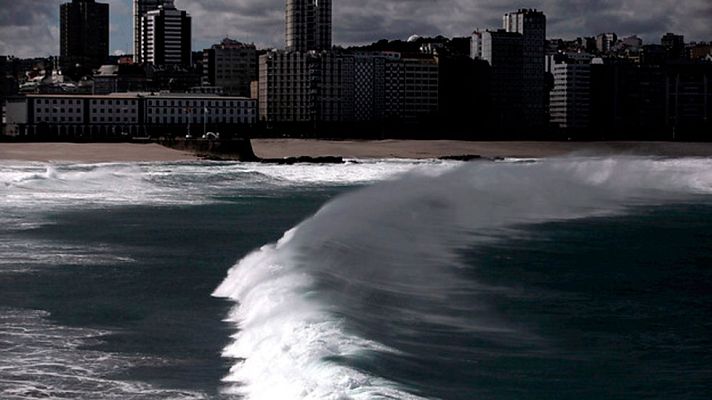El tiempo - Intervalos de viento y lluvia fuertes en Galicia
