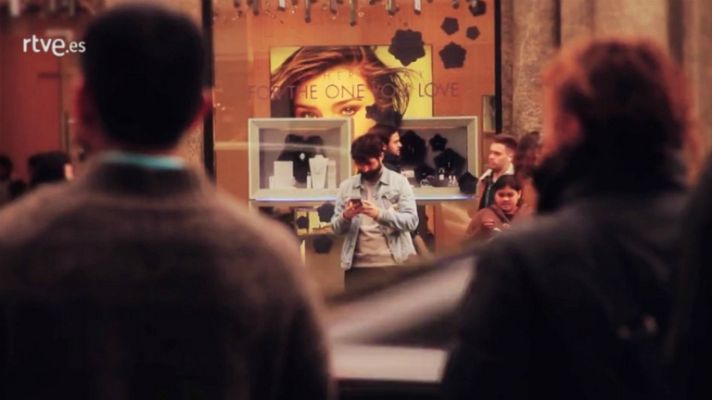 Palabra Voyeur - Palabra Voyeur - Paseo por Gran vía. Oscar Espirita
