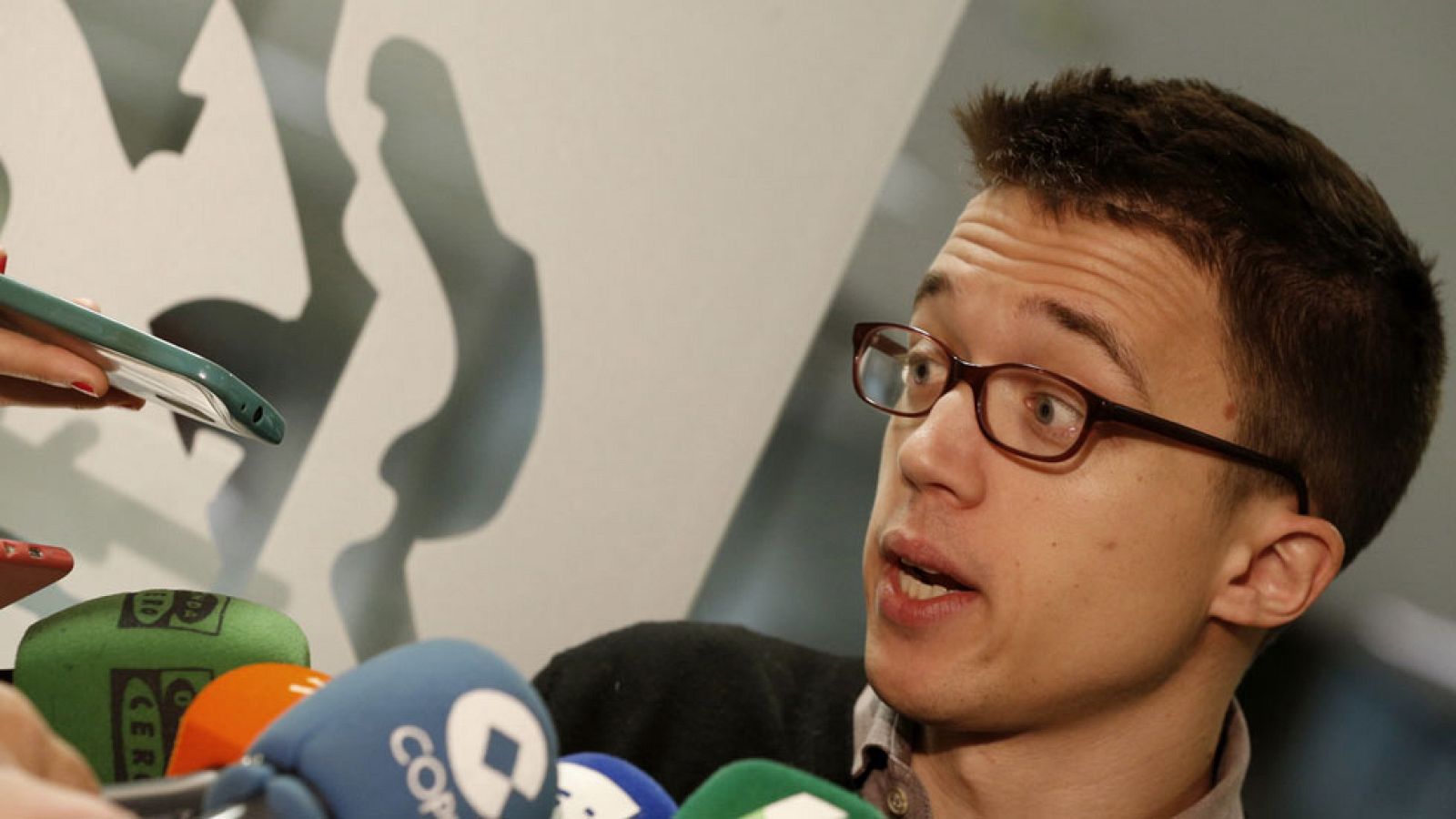 Podemos pregunta a sus bases si apoyan un gobierno basado en el pacto PSOE - Ciudadanos