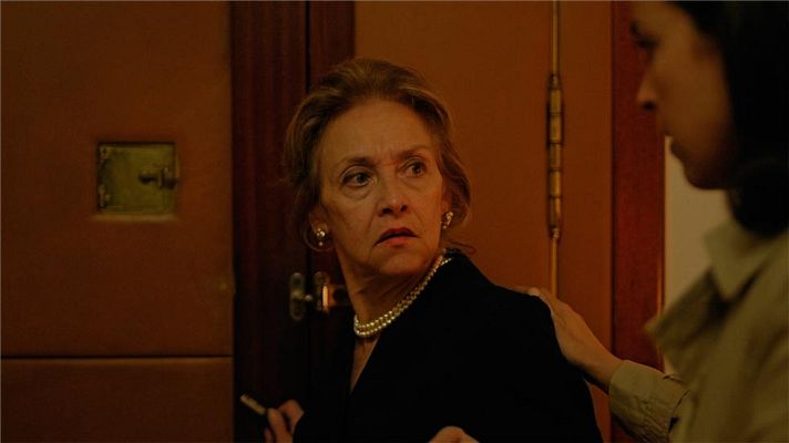 El Caso. Crónica de sucesos - Clara descubre al asesino de la mirilla